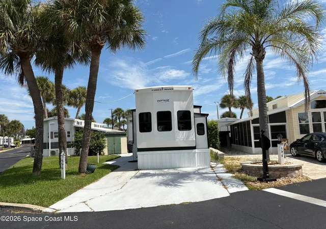 Photo 3 of Manufactured home for sale at 556 Pier Ln #451, Melbourne Beach, FL 32951 | MLS# 1085685 | Listing updated on 2026-08-23