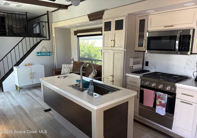 Photo 4 of Manufactured home for sale at 556 Pier Ln #451, Melbourne Beach, FL 32951 | MLS# 1085685 | Listing updated on 2026-08-23