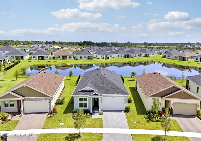 Photo 2 of Sale Pending at 1113 Se Crosswood Wy, Port St. Lucie, FL 34984 | MLS# 1085597 | Listing updated on 2026-09-06