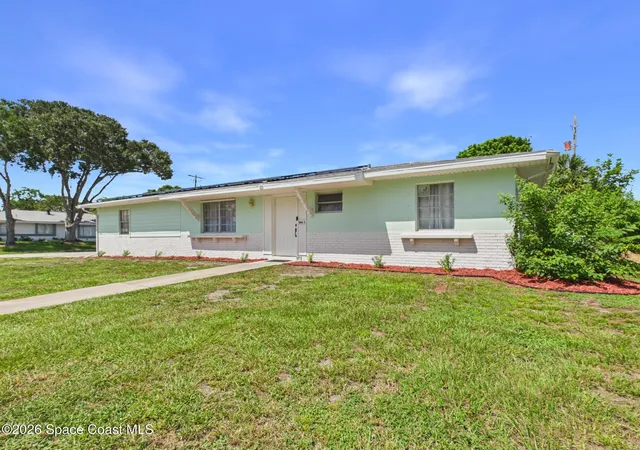 Photo 3 of Single family home for sale at 944 Lance St, Sebastian, FL 32958 | MLS# 1085897 | Listing updated on 2026-08-26