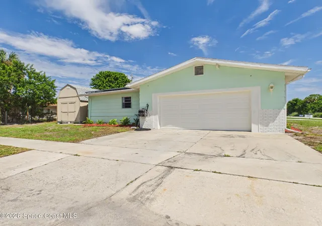 Photo 3 of Single family home for sale at 944 Lance St, Sebastian, FL 32958 | MLS# 1085897 | Listing updated on 2026-08-26