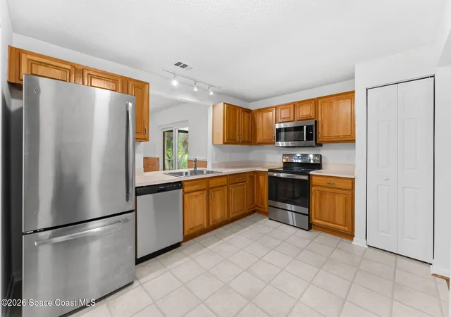Photo 4 of Single family home for sale at 814 Campina Ave Se, Palm Bay, FL 32909 | MLS# 1086079 | Listing updated on 2026-09-18