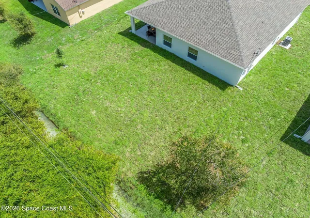 Photo 2 of Single family home for sale at 8125 104th Avenue, Vero Beach, FL 32967 | MLS# 1086326 | Listing updated on 2026-09-08