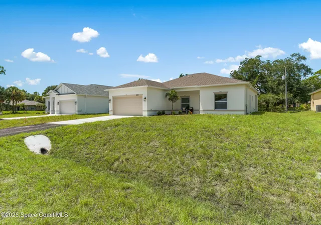 Photo 4 of Single family home for sale at 8125 104th Avenue, Vero Beach, FL 32967 | MLS# 1086326 | Listing updated on 2026-09-08
