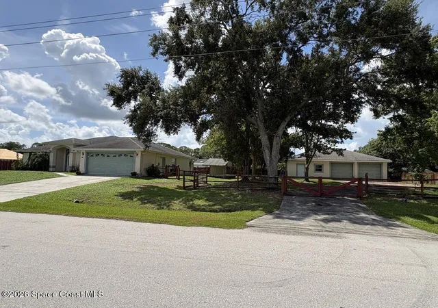 Photo 2 of Sale Pending at 704 Elmont St Nw, Palm Bay, FL 32907 | MLS# 1086180 | Listing updated on 2026-09-01