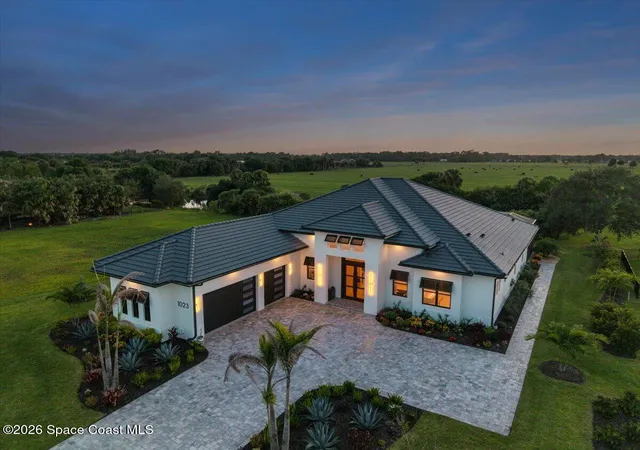 Photo 1 of Single family home for sale at 1023 W Polo Grounds Dr, Vero Beach, FL 32966 | MLS# 1086207 | Listing updated on 2026-08-29
