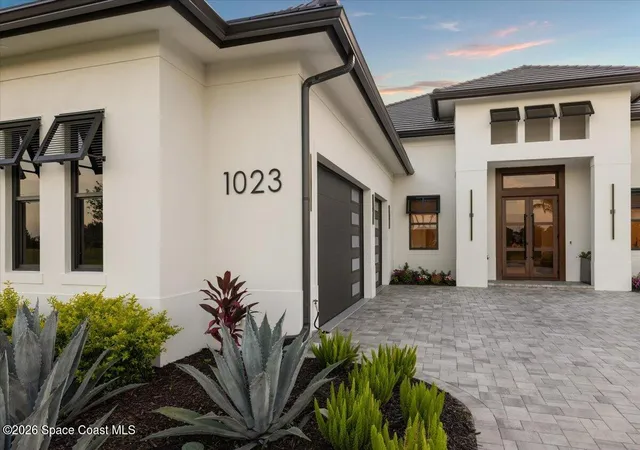 Photo 3 of Single family home for sale at 1023 W Polo Grounds Dr, Vero Beach, FL 32966 | MLS# 1086207 | Listing updated on 2026-08-29