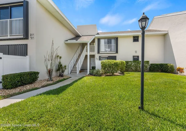 Photo 3 of Condo for sale at 3209 S Lakeview Cir #8202, Fort Pierce, FL 34949 | MLS# 1086264 | Listing updated on 2026-09-14