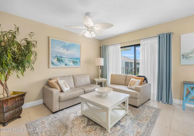 Photo 4 of Condo for sale at 3209 S Lakeview Cir #8202, Fort Pierce, FL 34949 | MLS# 1086264 | Listing updated on 2026-09-14