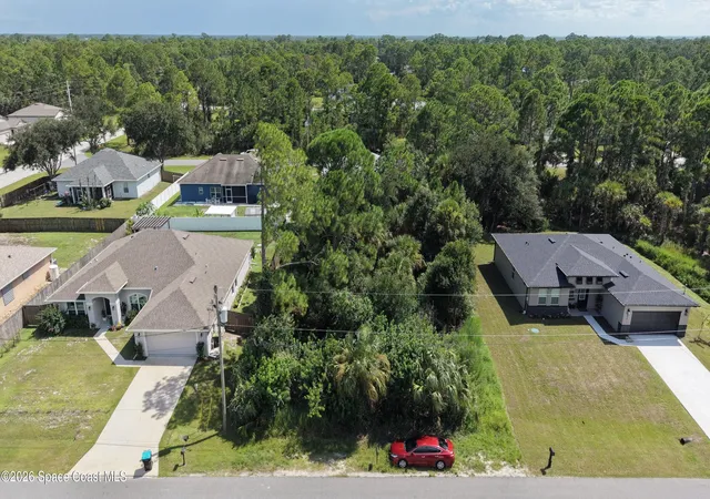 Photo 3 of Sale Pending at 582 Poplar St Se, Palm Bay, FL 32909 | MLS# 1086398 | Listing updated on 2026-09-07