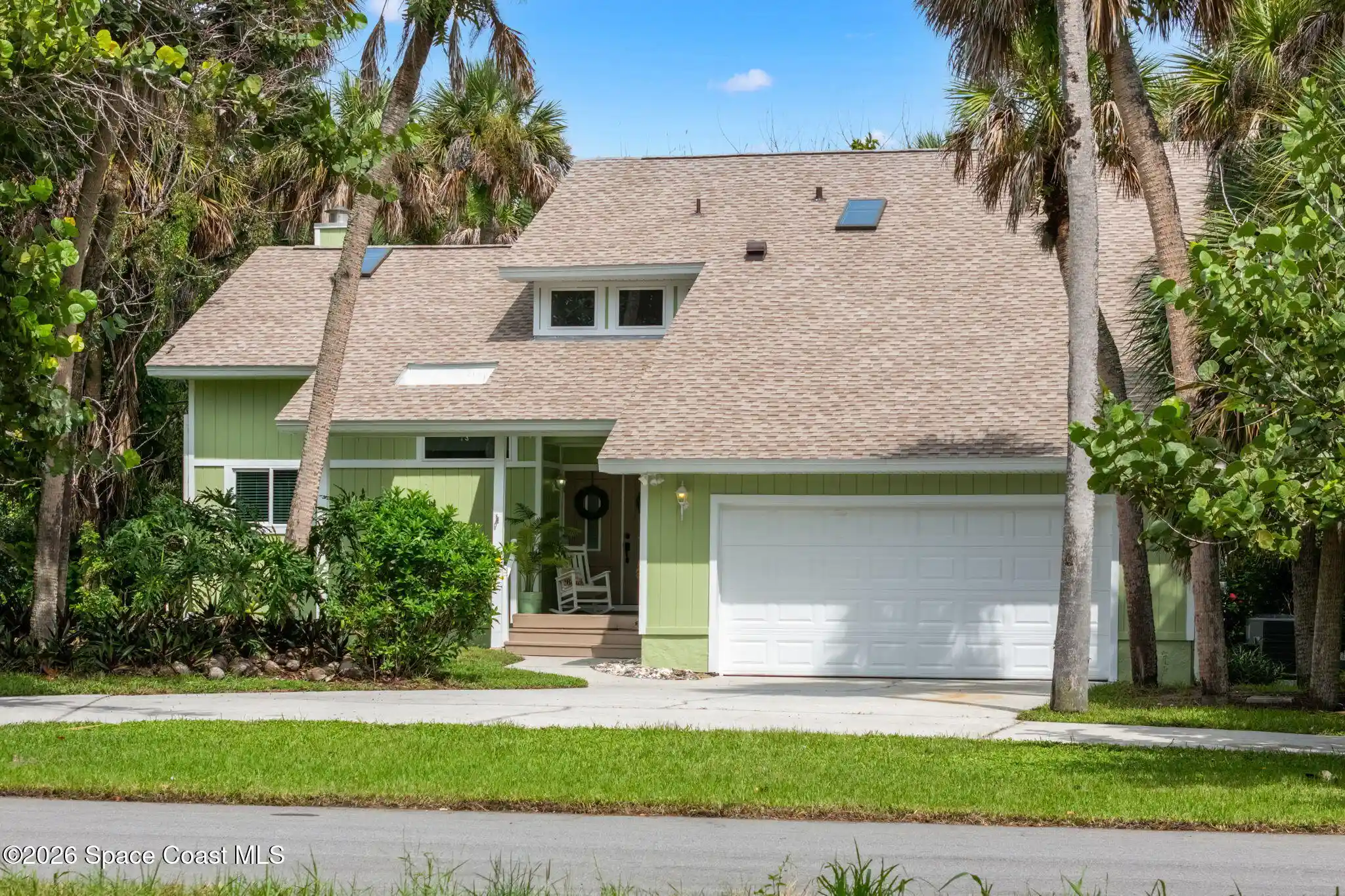 Photo 1 of Single family home for sale at 220 Cardinal Dr, Melbourne Beach, FL 32951 | MLS# 1087902 | Listing updated on 2026-10-29