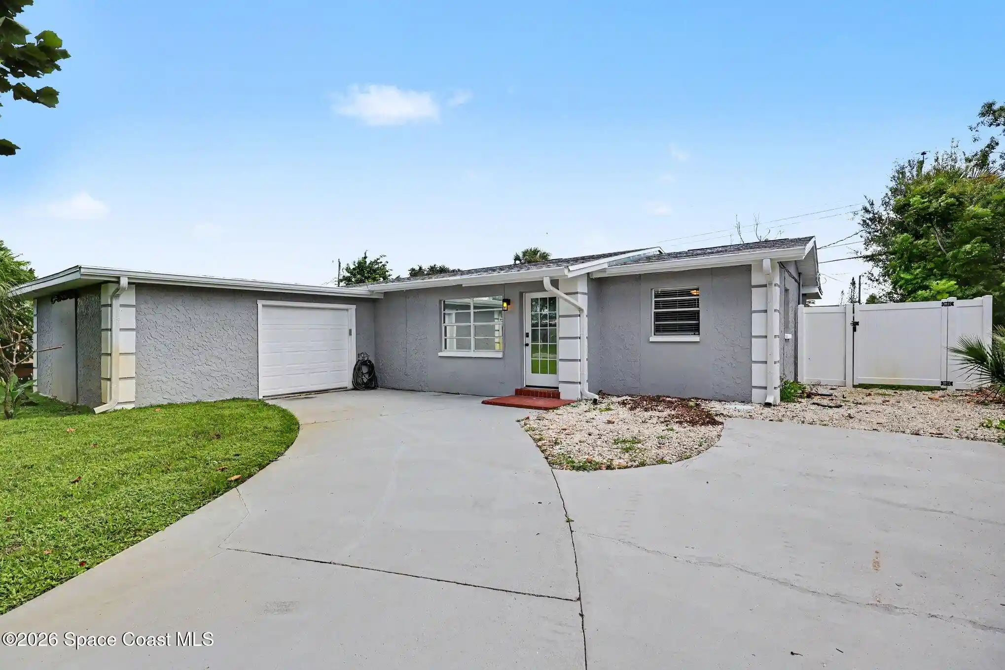 Photo 1 of Single family home for sale at 1909 Oakwood Dr, Melbourne, FL 32935 | MLS# 1088648 | Listing updated on 2026-09-29