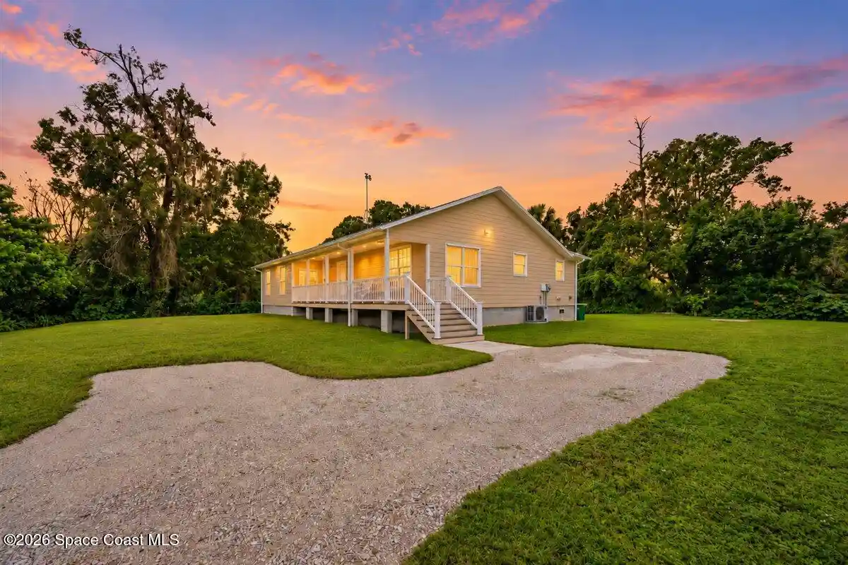 Photo 1 of Single family home for sale at 435 Lemon Grv Ave, Melbourne, FL 32904 | MLS# 1089188 | Listing updated on 2026-10-07