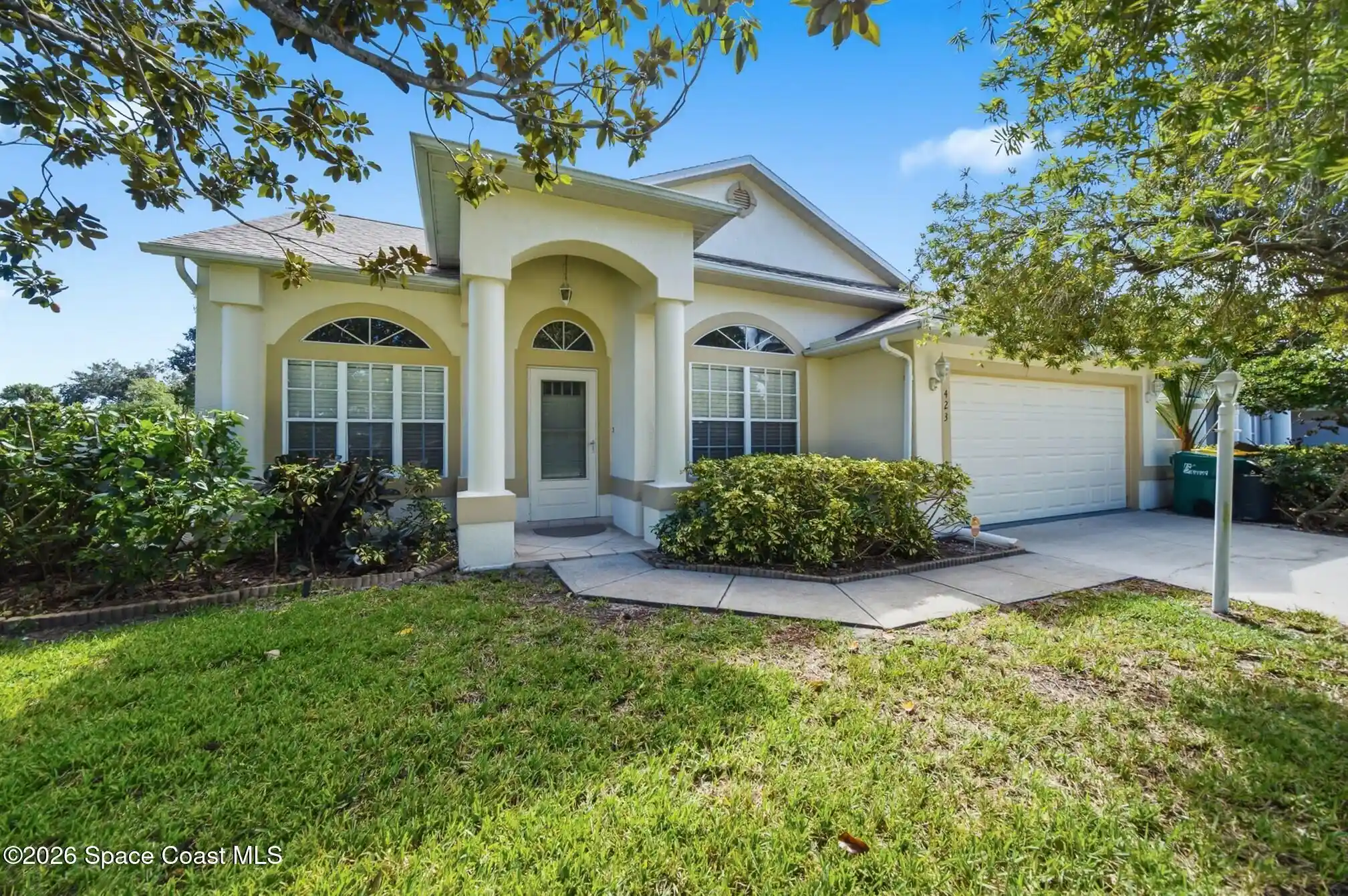 Photo 1 of Single family home for sale at 423 Vizcaya Ct, Melbourne, FL 32940 | MLS# 1090316 | Listing updated on 2026-10-26