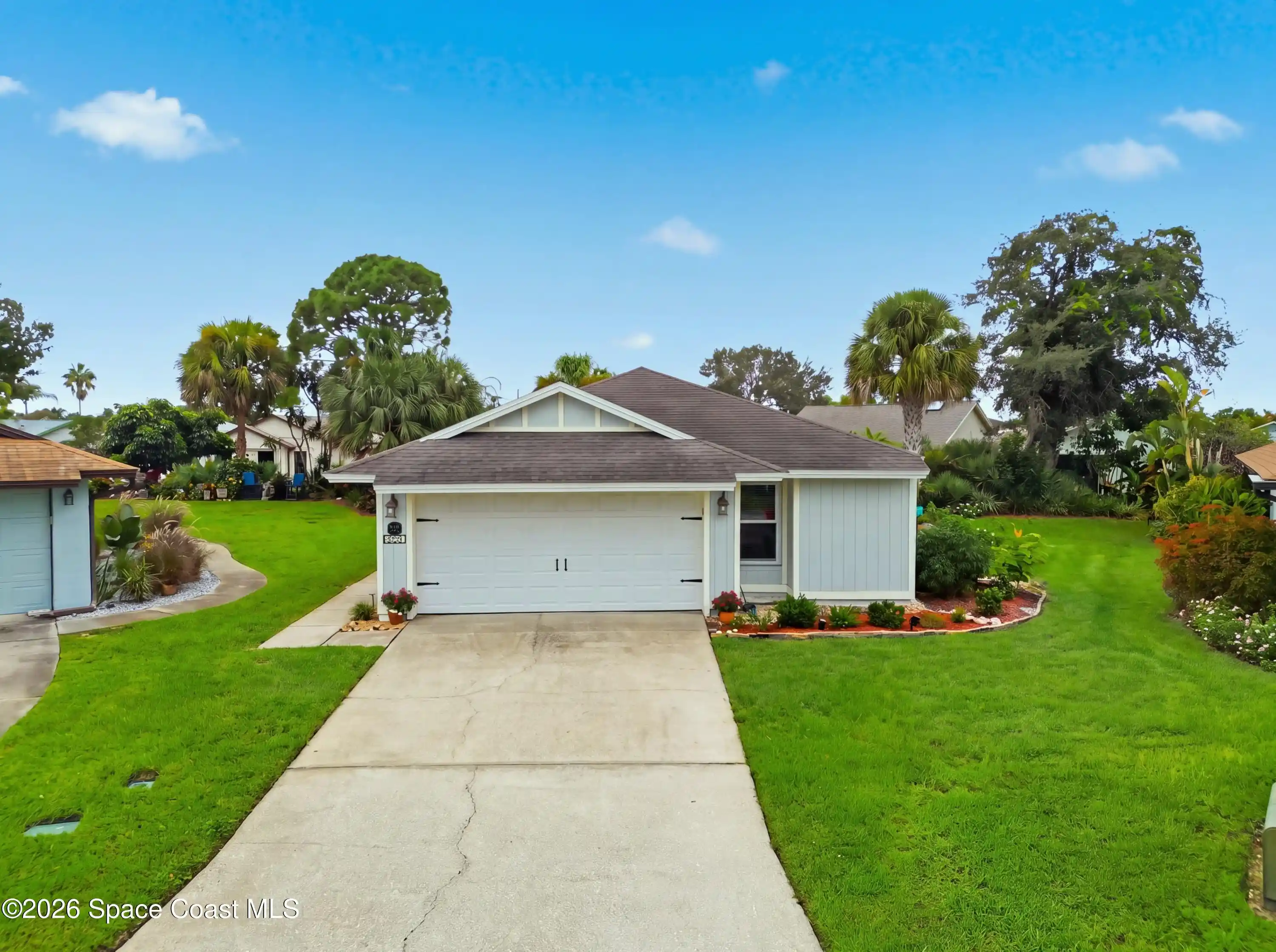 Photo 1 of Single family home for sale at 527 Oak Mont Pl, Melbourne, FL 32940 | MLS# 1089608 | Listing updated on 2026-10-17
