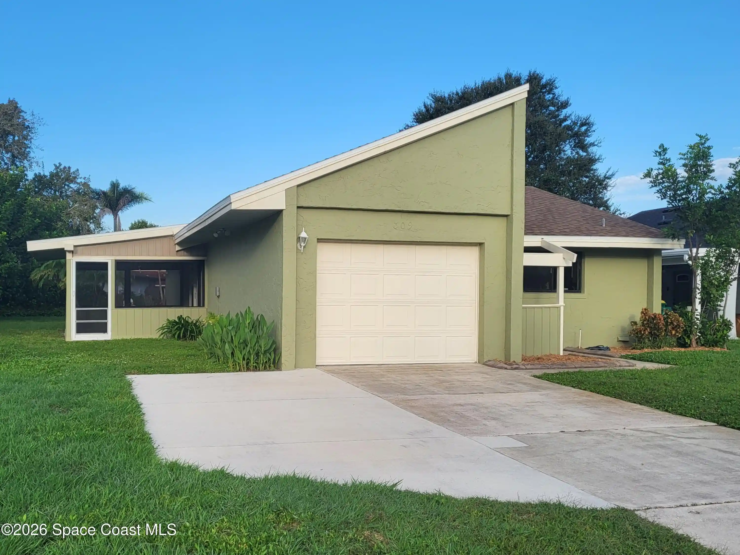 Photo 1 of Single family home for sale at 309 Myrtlewood Rd, Melbourne, FL 32940 | MLS# 1089846 | Listing updated on 2026-10-18