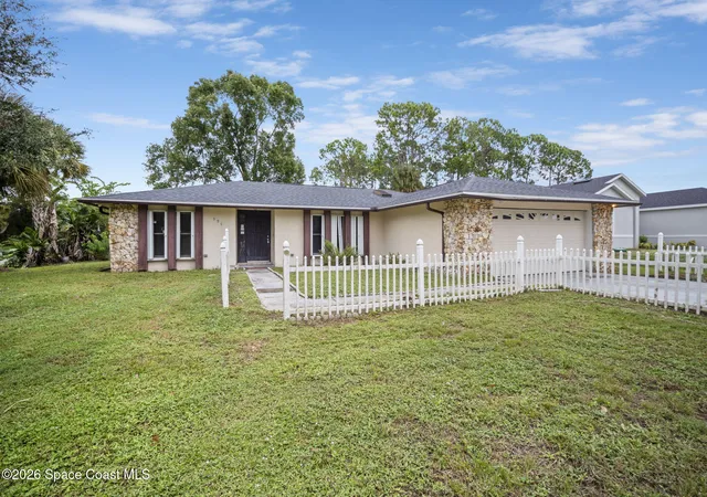 Single family home for sale at 999 Pyracantha St NW, Palm Bay, FL 32907 | MLS# 1091213