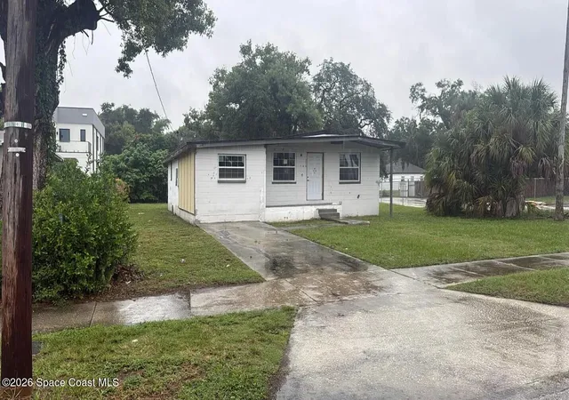 Photo 2 of Single family home for sale at 111 W Keyes Ave, Tampa, FL 33602 | MLS# 1091156 | Listing updated on 2026-10-30