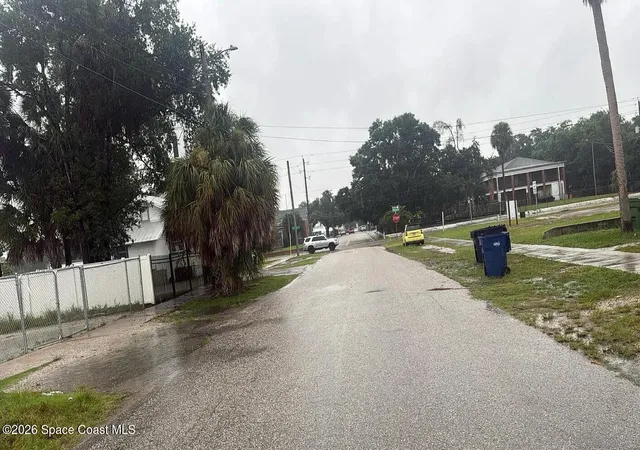 Photo 3 of Single family home for sale at 111 W Keyes Ave, Tampa, FL 33602 | MLS# 1091156 | Listing updated on 2026-10-30