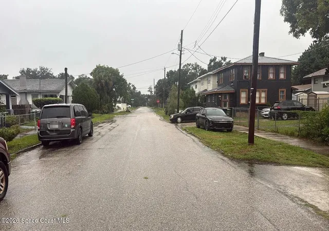 Photo 4 of Single family home for sale at 111 W Keyes Ave, Tampa, FL 33602 | MLS# 1091156 | Listing updated on 2026-10-30