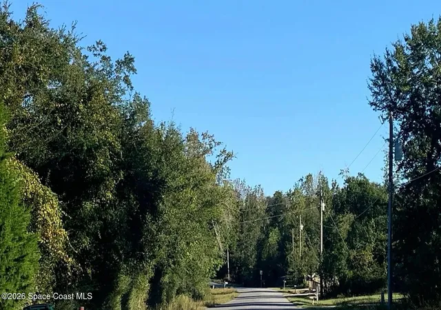 Photo 3 of Manufactured home for sale at 9140 Crook Holw Rd, Panama City, FL 32404 | MLS# 1091219 | Listing updated on 2026-10-30