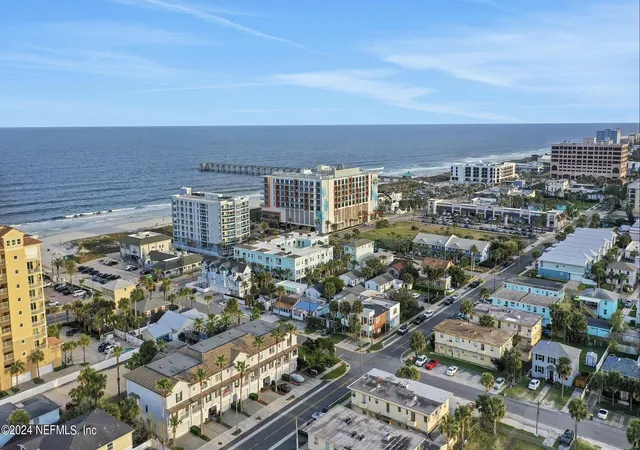 Listing Photo 4 - Condo for sale in building located at 905 2Nd St N, Jacksonville Beach, FL 32250 - Unit #C