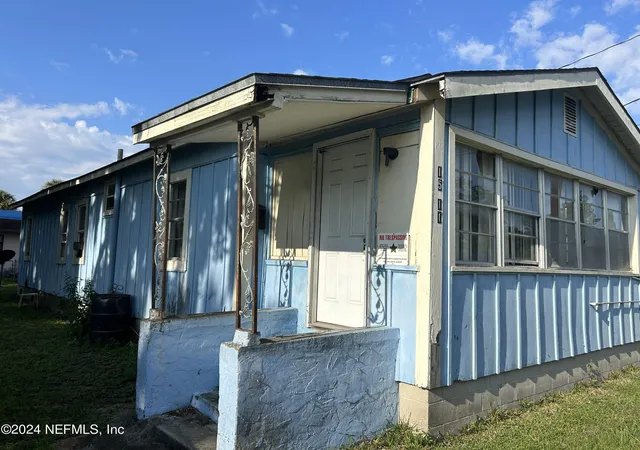 Photo 2 of Sale Pending at 1511 Bronson St, Palatka, FL 32177 | MLS# 2045771 | Listing updated on 2026-10-19