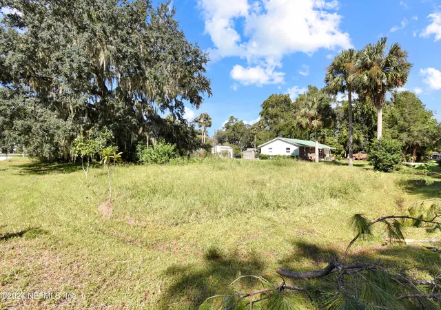Photo 2 of Land for sale at 124 Bellray Dr, Satsuma, FL 32189 | MLS# 2052579 | Listing updated on 2026-07-31