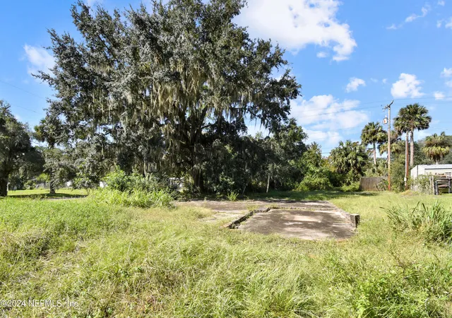 Photo 4 of Land for sale at 124 Bellray Dr, Satsuma, FL 32189 | MLS# 2052579 | Listing updated on 2026-07-31