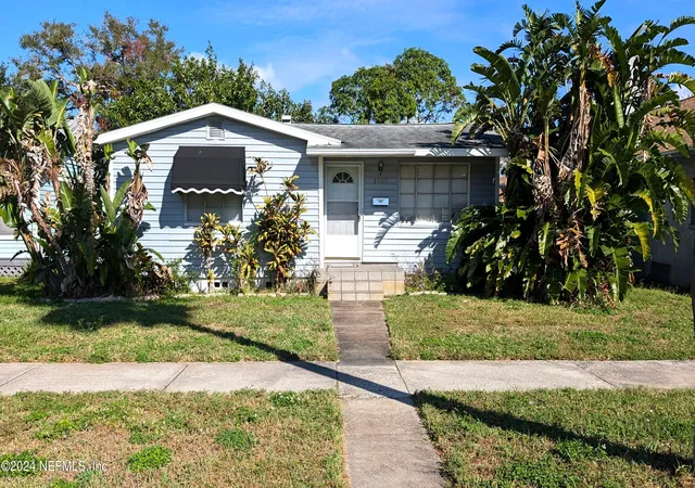 Photo 1 of Single Family Residence at 1037 26Th Ave N, Saint Petersburg, FL 33704 | MLS# 2057050 |  | Sold on 2024-12-03