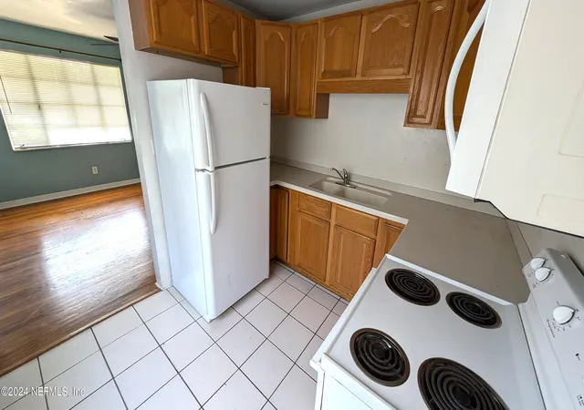 Photo 5 of Single Family Residence at 1037 26Th Ave N, Saint Petersburg, FL 33704 | MLS# 2057050 |  | Sold on 2024-12-03