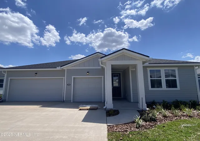 Photo 1 of Sale Pending at 3254 Lago Vista Dr, Green Cove Springs, FL 32043 | MLS# 2078388 | Listing updated on 2026-03-02