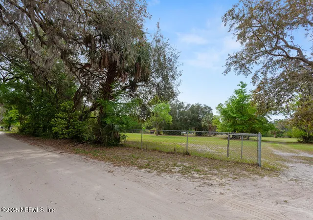 2nd image of 1017 Old Gainesville Hwy, Interlachen, FL 32148 | MLS# 2078756