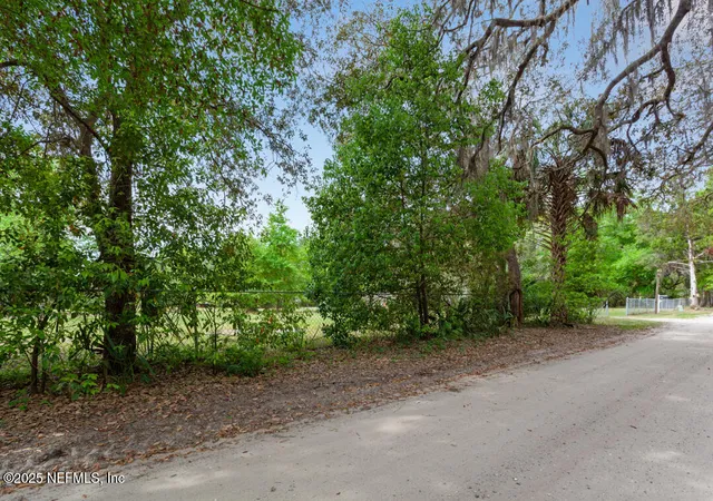 3rd image of 1017 Old Gainesville Hwy, Interlachen, FL 32148 | MLS# 2078756