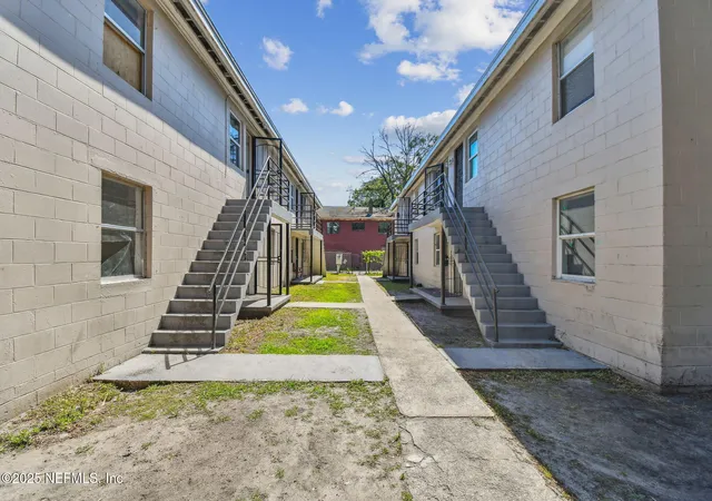 5th image of 1330 Barnett St, Jacksonville, FL 32209 | MLS# 2084227