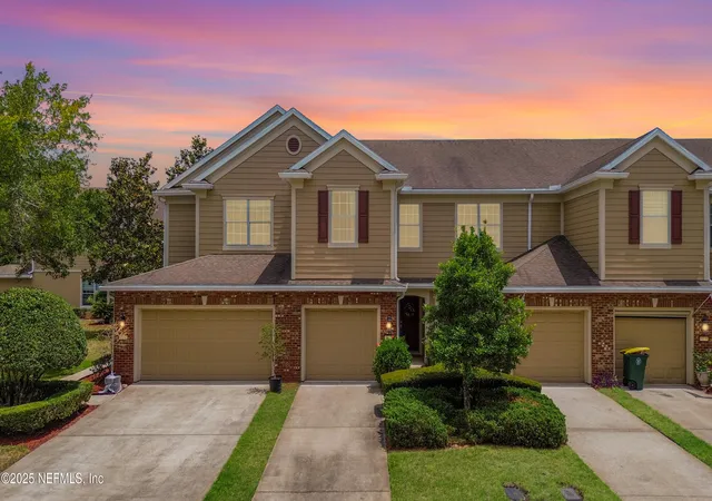 Photo 2 of Townhouse for sale at 6935 Woody Vine Dr, Jacksonville, FL 32258 | MLS# 2086447 | Listing updated on 2026-07-31