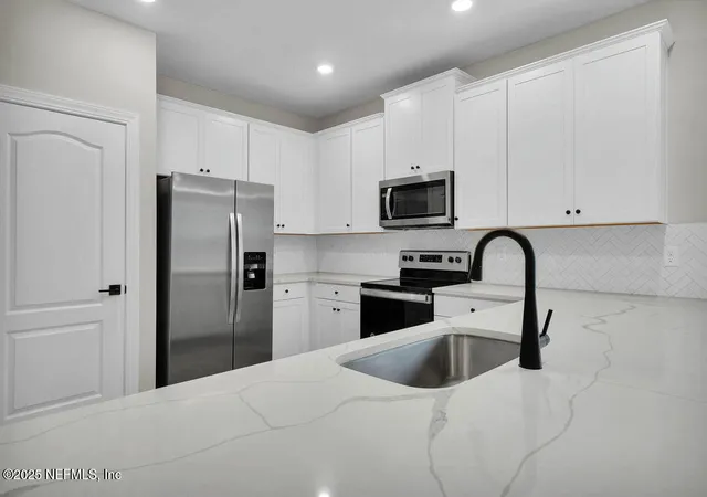 Photo 3 of Single family home for sale at 6975 Canoe Birch Rd, Jacksonville, FL 32219 | MLS# 2088626 | Listing updated on 2026-10-02