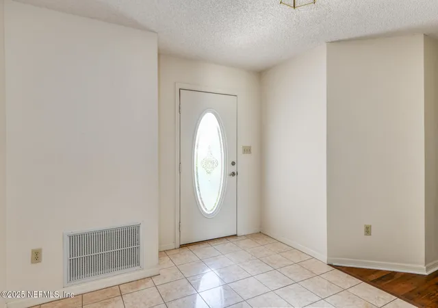 Photo 3 of Single family home for sale at 104 W Flamingo Dr, Palatka, FL 32177 | MLS# 2094250 | Listing updated on 2026-01-26
