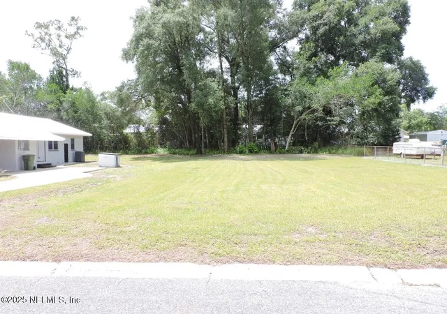 Photo 1 of Land for sale at 2009b Laurel St, Palatka, FL 32177 | MLS# 2095755 | Listing updated on 2026-07-16