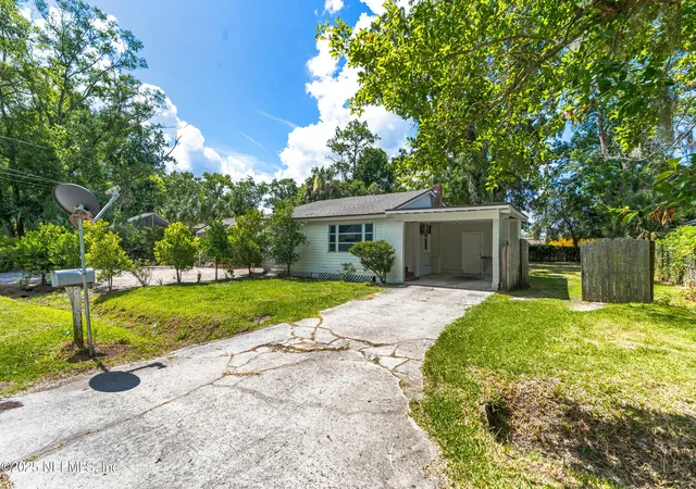 3rd image of 3840 Adirolf Rd, Jacksonville, FL 32207 | MLS# 2095950