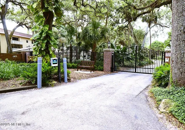2nd image of 1810 Sevilla Blvd #202, Atlantic Beach, FL 32233 | MLS# 2097790