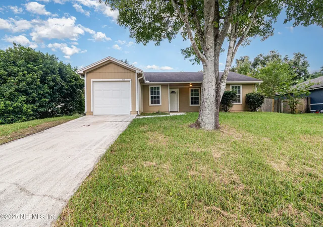 1st image of 1605 Twin Oak Ln, Middleburg, FL 32068 | MLS# 2101854