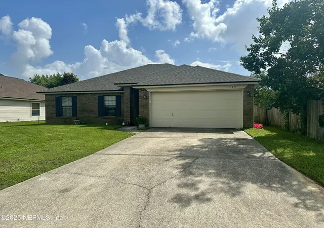 Photo 2 of Sale Pending at 1715 Saw Lake Dr, Middleburg, FL 32068 | MLS# 2100563 | Listing updated on 2026-07-01