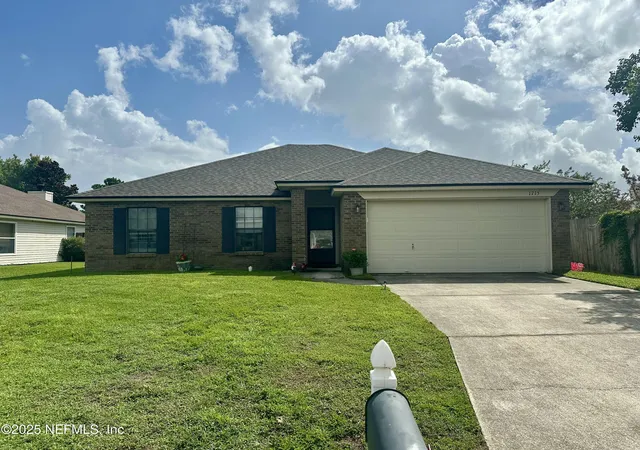 Photo 3 of Sale Pending at 1715 Saw Lake Dr, Middleburg, FL 32068 | MLS# 2100563 | Listing updated on 2026-07-01