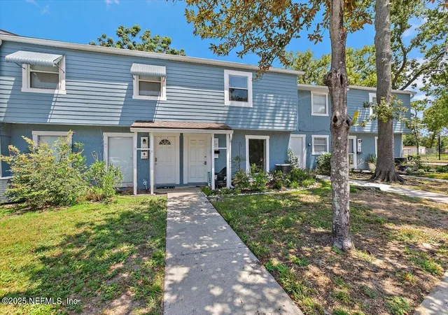Townhouse for sale at 11411 White Bay Ln, Jacksonville, FL 32225 | MLS# 2102512