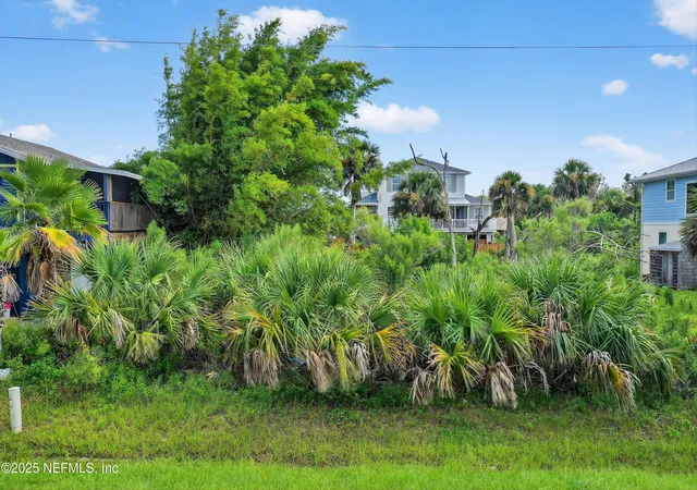 Photo 4 of Land for sale at 6 Flagler Dr, Palm Coast, FL 32137 | MLS# 2105086 | Listing updated on 2026-08-14