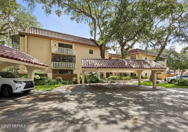 2nd image of 1810 Sevilla Blvd W, Atlantic Beach, FL 32233