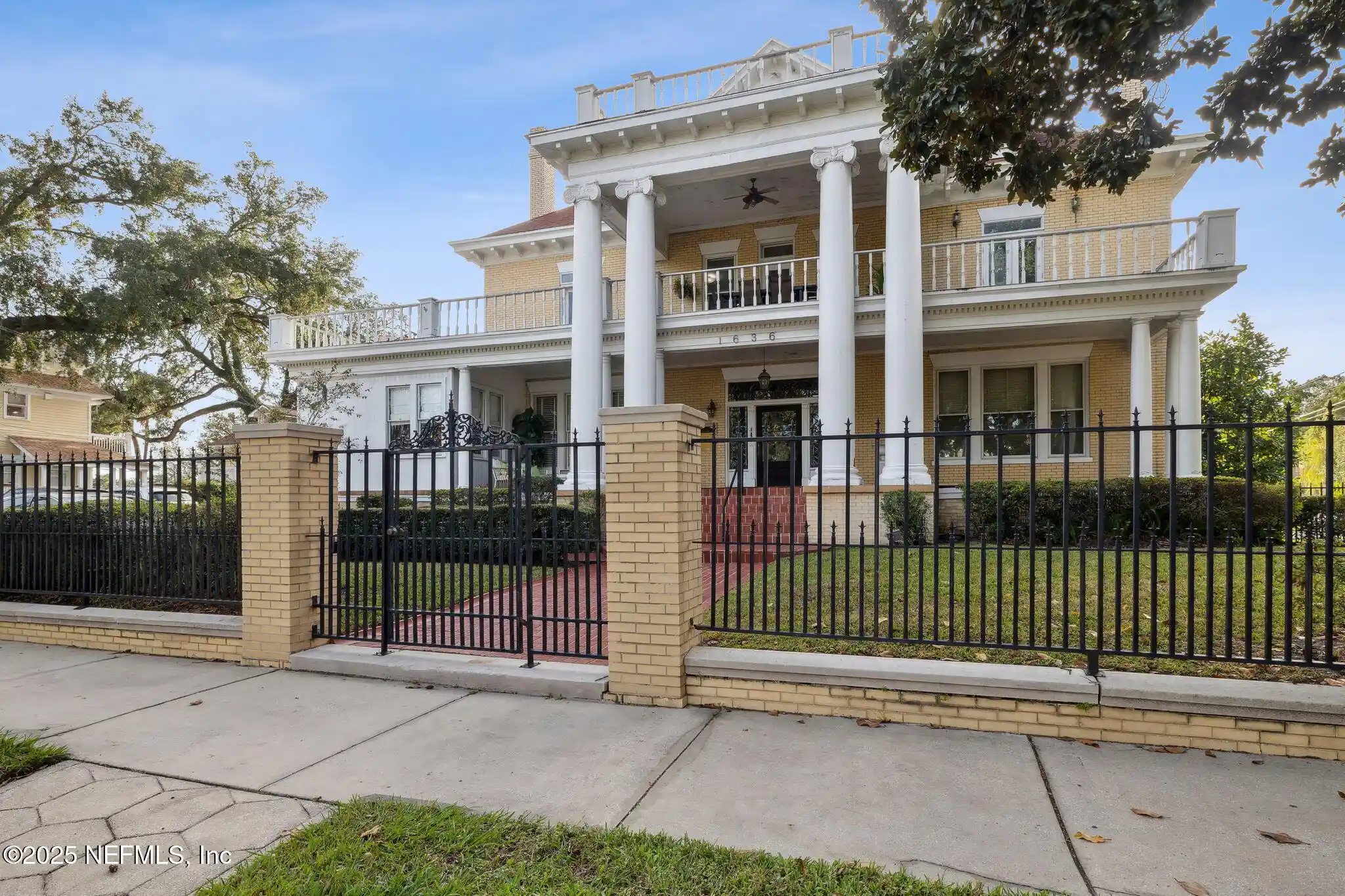 Listing Photo 2 - Condo for sale in 1636 King St located at 1636 King St, Jacksonville, FL 32204 - Unit 1636 King St