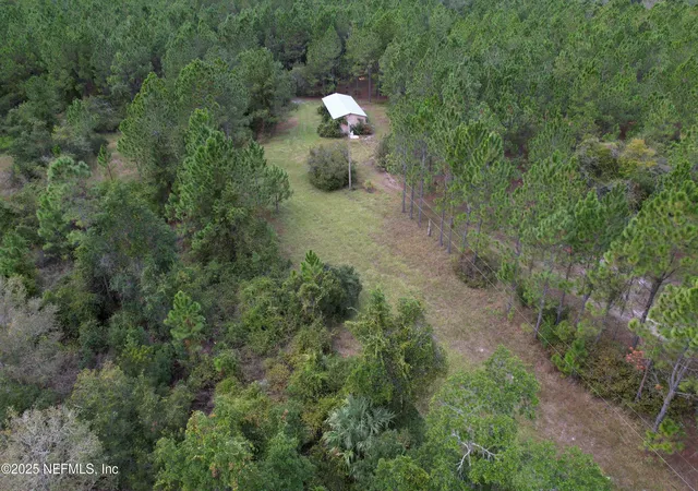 Homes for sale in Georgetown, FL | 139 Lakeway Dr, Georgetown, FL 32139 | MLS# 2107711