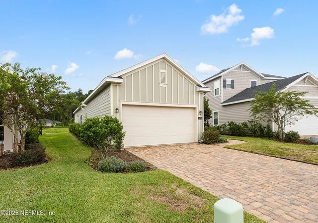Photo 3 of Single family home for sale at 2670 Hanberry Ln, Green Cove Springs, FL 32043 | MLS# 2108206 | Listing updated on 2026-04-10
